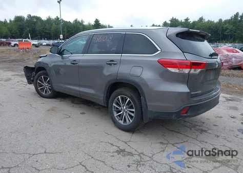 2018 Toyota Highlander Xle z USA, uszkodzony, nr VIN 5TDJZRFH8JS884909